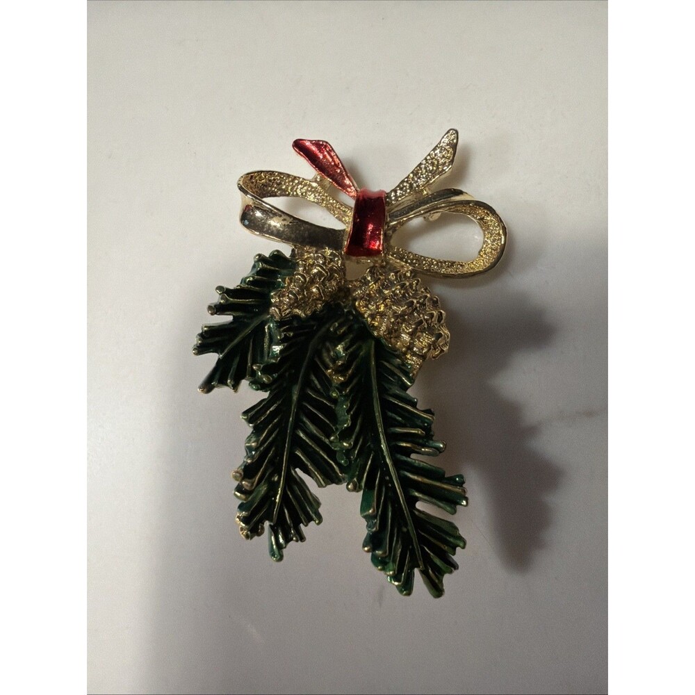 Vintage Gerry's Christmas Brooch Pine Cones Leaves Bows Gold Tone Enamel 2 1/8''
